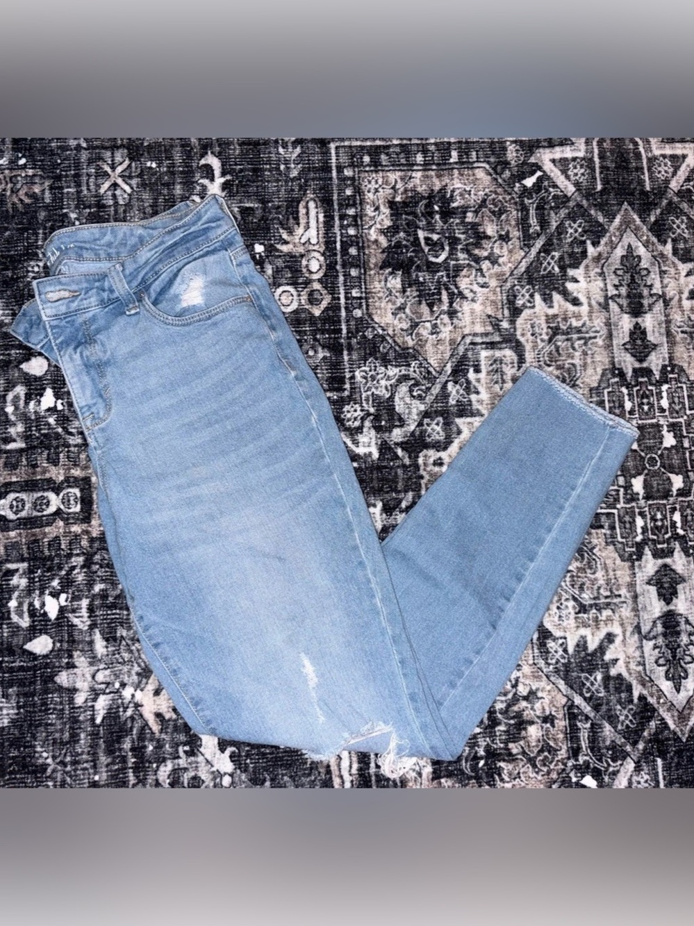 Style & Co Curvy Light Wash Distressed Denim Jeans Size 8